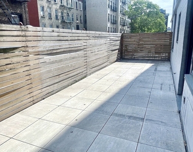 250 East Houston Street - Photo Thumbnail 8