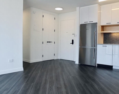 250 East Houston Street - Photo Thumbnail 1
