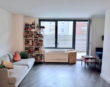 250 East Houston Street - Photo Thumbnail 2