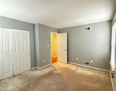 701 Woodbridge Commons Way - Photo Thumbnail 12