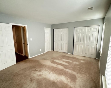 701 Woodbridge Commons Way - Photo Thumbnail 14
