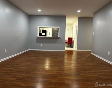 701 Woodbridge Commons Way - Photo Thumbnail 4