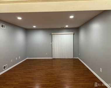 701 Woodbridge Commons Way - Photo Thumbnail 2
