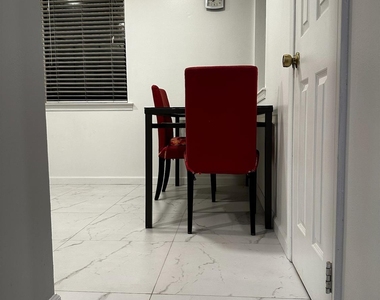 701 Woodbridge Commons Way - Photo Thumbnail 5