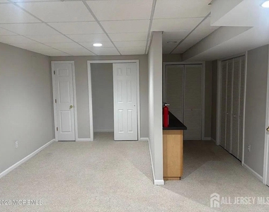 131 Murray Drive - Photo Thumbnail 10