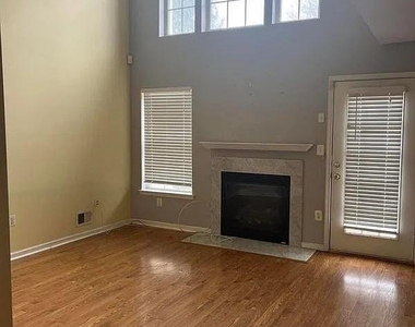 131 Murray Drive - Photo Thumbnail 6