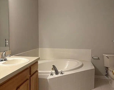 131 Murray Drive - Photo Thumbnail 8