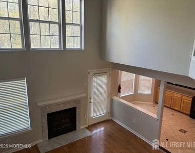 131 Murray Drive - Photo Thumbnail 5