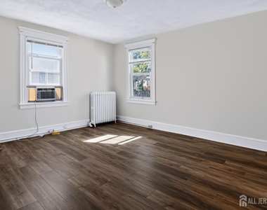 31 Richter Avenue - Photo Thumbnail 3