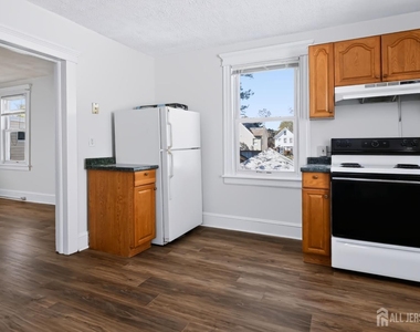 31 Richter Avenue - Photo Thumbnail 6