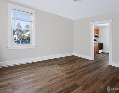 31 Richter Avenue - Photo Thumbnail 4