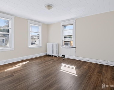 31 Richter Avenue - Photo Thumbnail 8