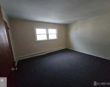 60 Glenn Drive - Photo Thumbnail 7