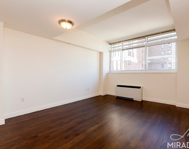 60 W 23rd Street - Photo Thumbnail 4
