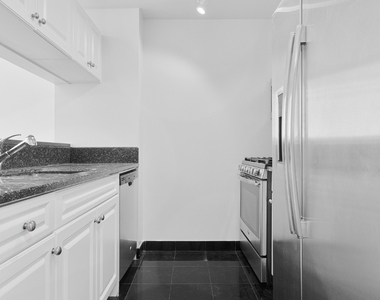 60 W 23rd Street - Photo Thumbnail 2