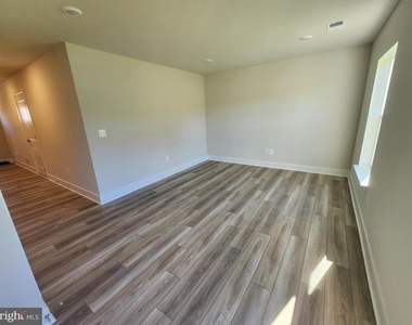 257 Newton Pippin Drive - Photo Thumbnail 17