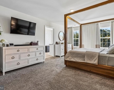 146 Pinewood Road - Photo Thumbnail 20