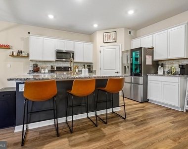 146 Pinewood Road - Photo Thumbnail 7