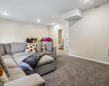 146 Pinewood Road - Photo Thumbnail 45
