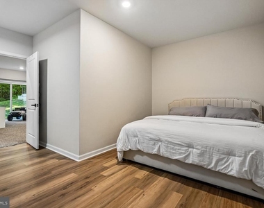 146 Pinewood Road - Photo Thumbnail 46