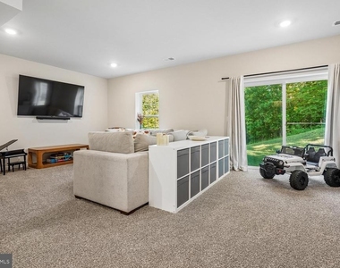 146 Pinewood Road - Photo Thumbnail 42