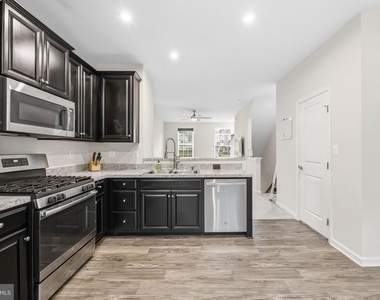 622 Streamview Drive - Photo Thumbnail 8