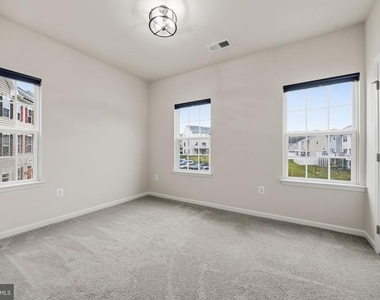 622 Streamview Drive - Photo Thumbnail 19