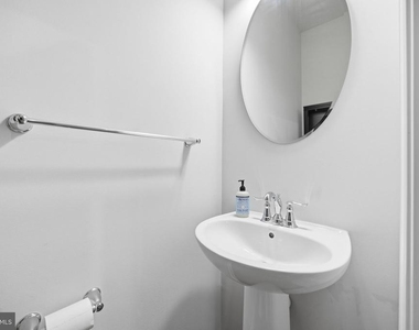 622 Streamview Drive - Photo Thumbnail 12