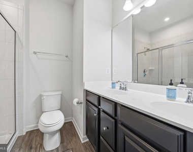 622 Streamview Drive - Photo Thumbnail 16