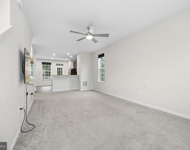 622 Streamview Drive - Photo Thumbnail 2