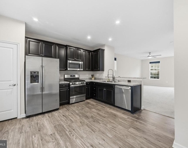 622 Streamview Drive - Photo Thumbnail 7