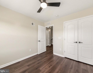 1512 Hudgins Farm Circle - Photo Thumbnail 13