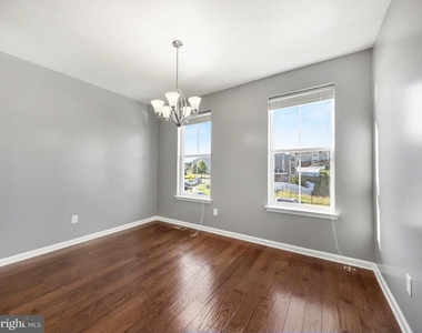 1512 Hudgins Farm Circle - Photo Thumbnail 15