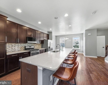 1512 Hudgins Farm Circle - Photo Thumbnail 3