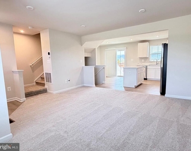 785 Hisey Avenue - Photo Thumbnail 11