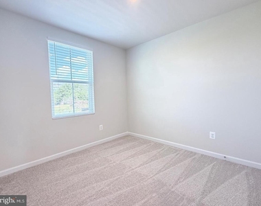 785 Hisey Avenue - Photo Thumbnail 17