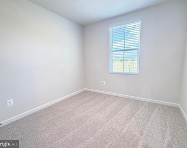 785 Hisey Avenue - Photo Thumbnail 18