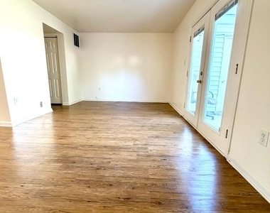 7921 Meadow Court - Photo Thumbnail 13