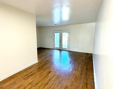 7921 Meadow Court - Photo Thumbnail 10