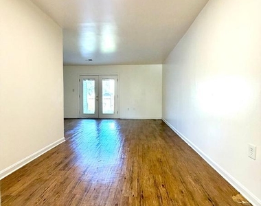 7921 Meadow Court - Photo Thumbnail 11