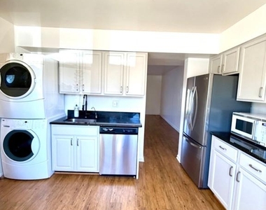 7921 Meadow Court - Photo Thumbnail 5