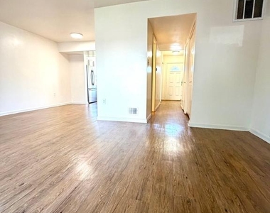 7921 Meadow Court - Photo Thumbnail 15