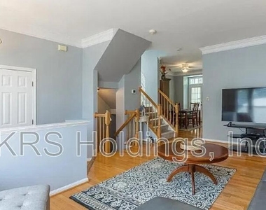 3947 Hartlake Street - Photo Thumbnail 3
