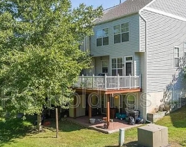 3947 Hartlake Street - Photo Thumbnail 15