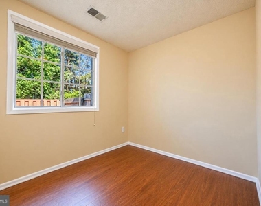 13508 Getty Lane - Photo Thumbnail 16