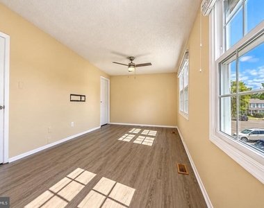 13508 Getty Lane - Photo Thumbnail 13