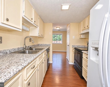 13508 Getty Lane - Photo Thumbnail 3