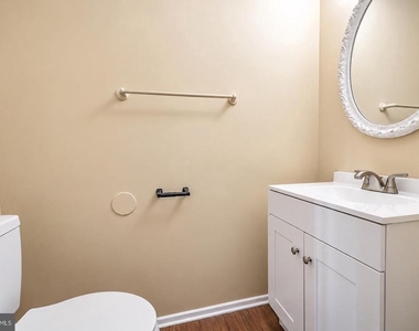 13508 Getty Lane - Photo Thumbnail 10