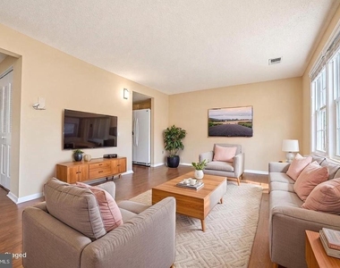 13508 Getty Lane - Photo Thumbnail 2