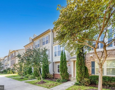 8940 Dahlgren Ridge Road - Photo Thumbnail 2